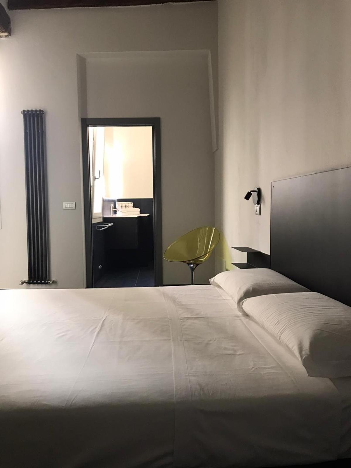 Domus Apartment Modena Bagian luar foto