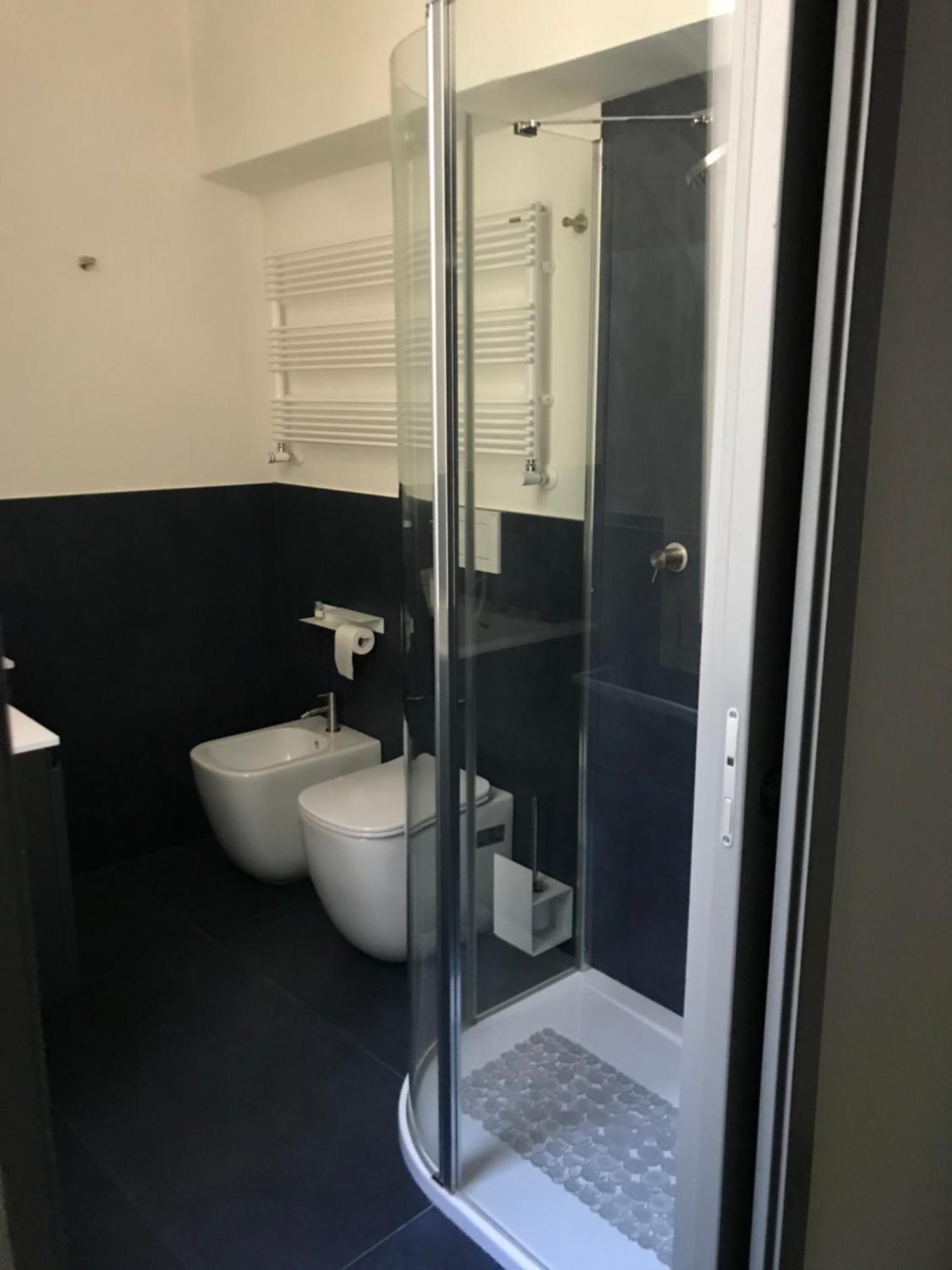 Domus Apartment Modena Bagian luar foto