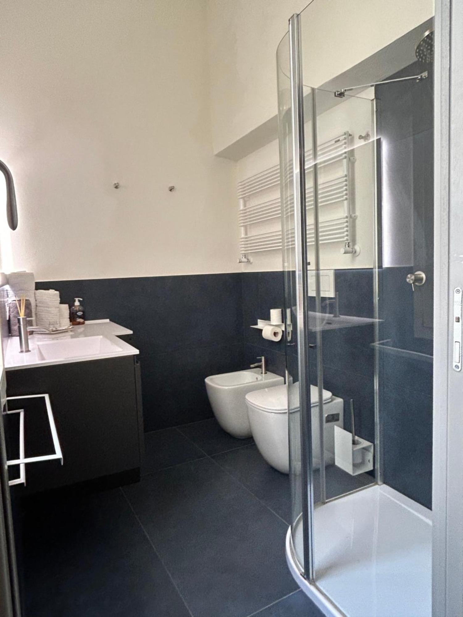 Domus Apartment Modena Bagian luar foto