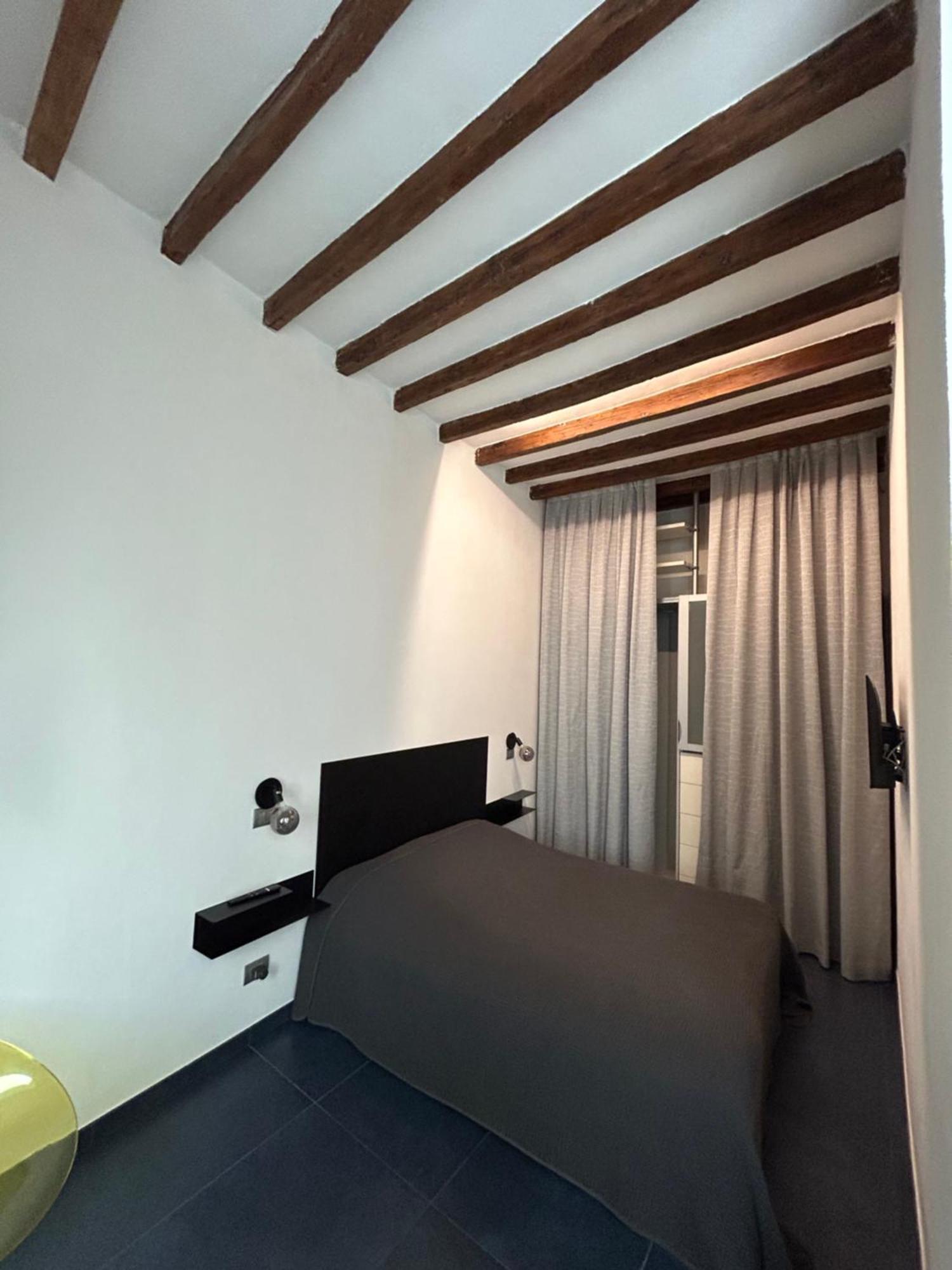 Domus Apartment Modena Bagian luar foto
