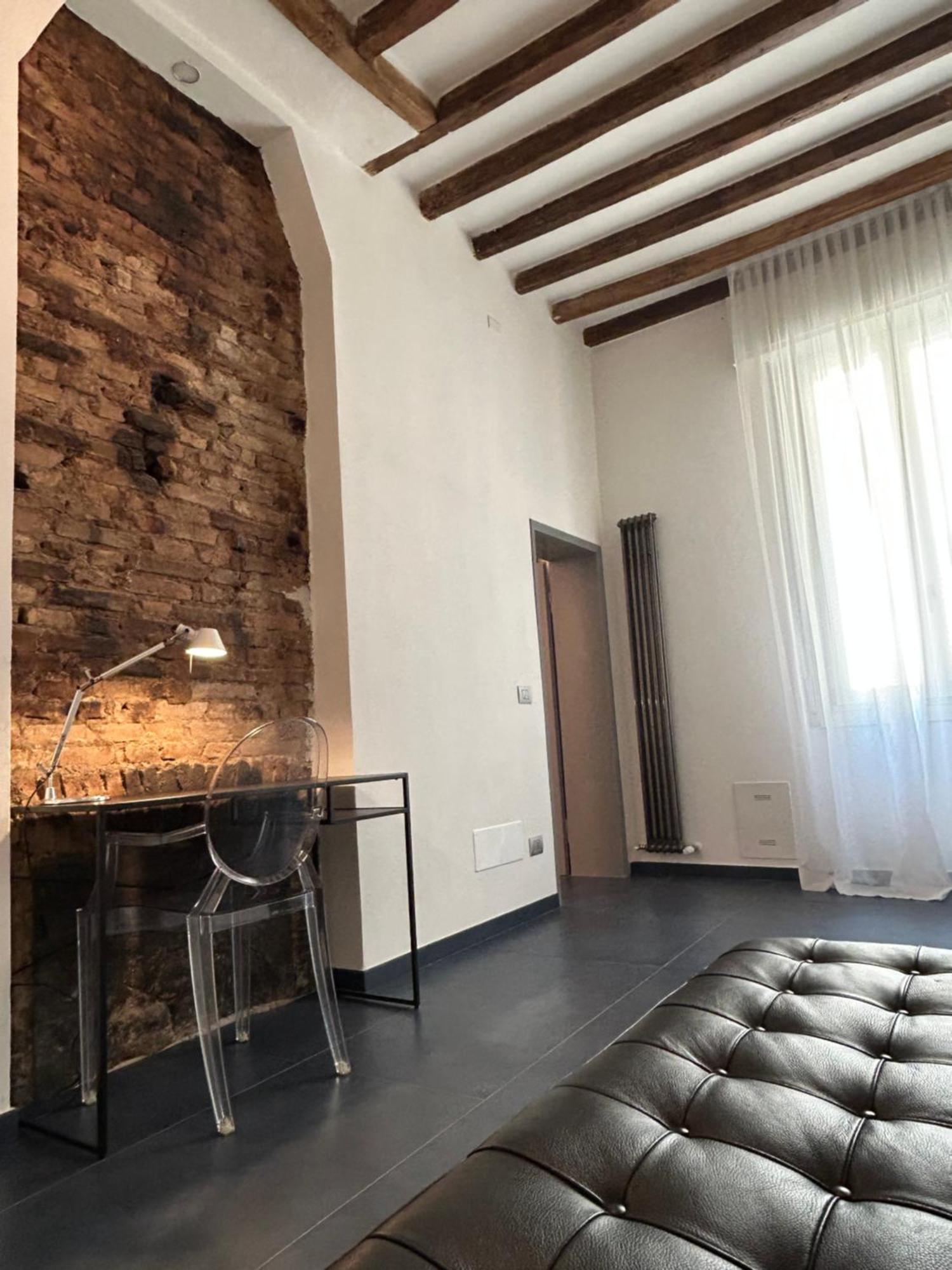 Domus Apartment Modena Bagian luar foto