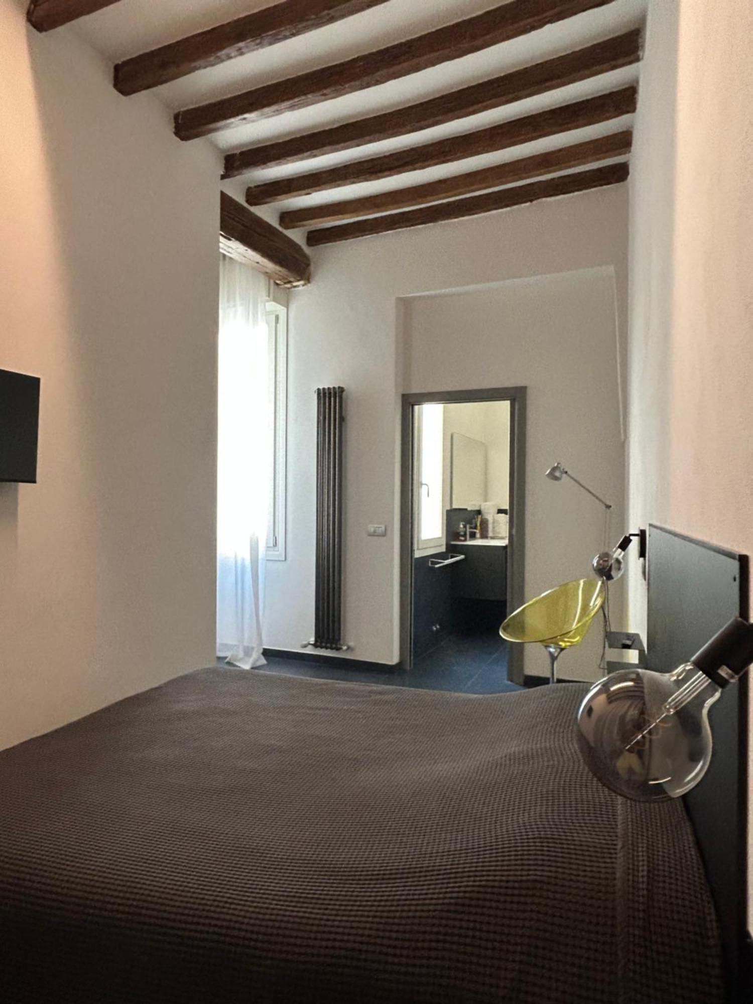 Domus Apartment Modena Bagian luar foto